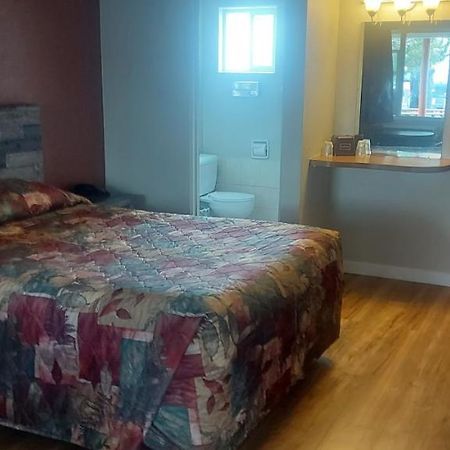 Lazy Bear Lodge Кранбрук Экстерьер фото