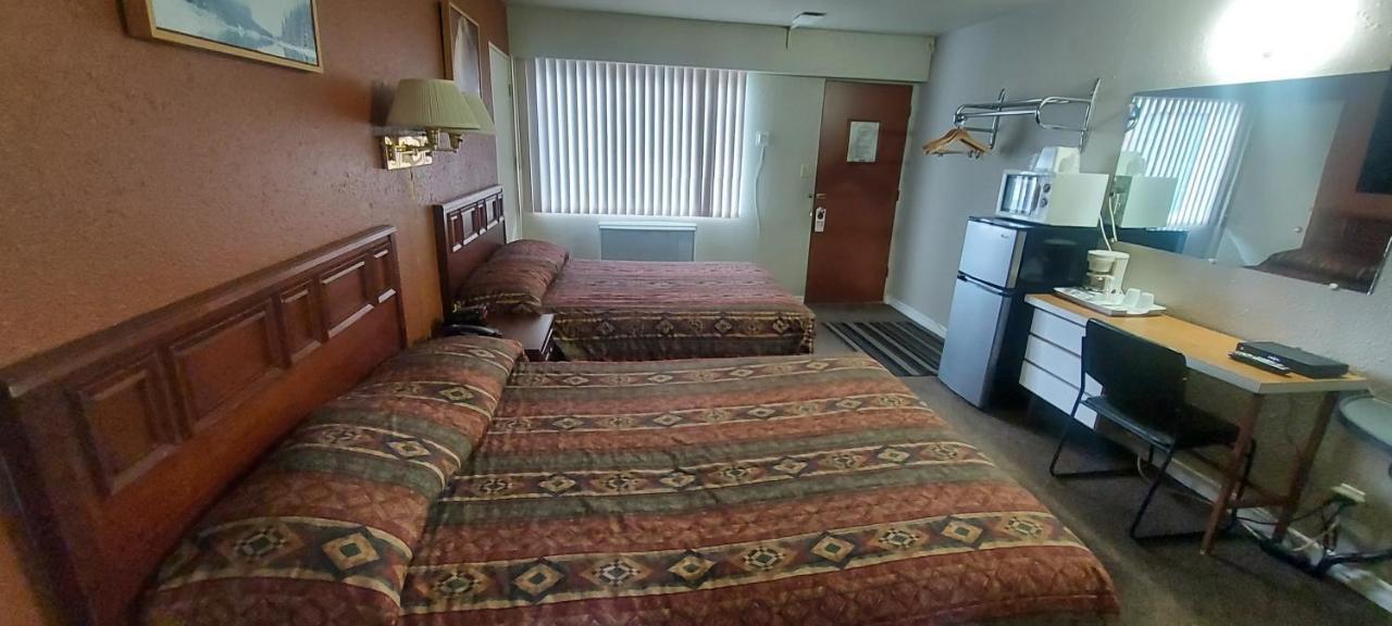 Lazy Bear Lodge Кранбрук Экстерьер фото