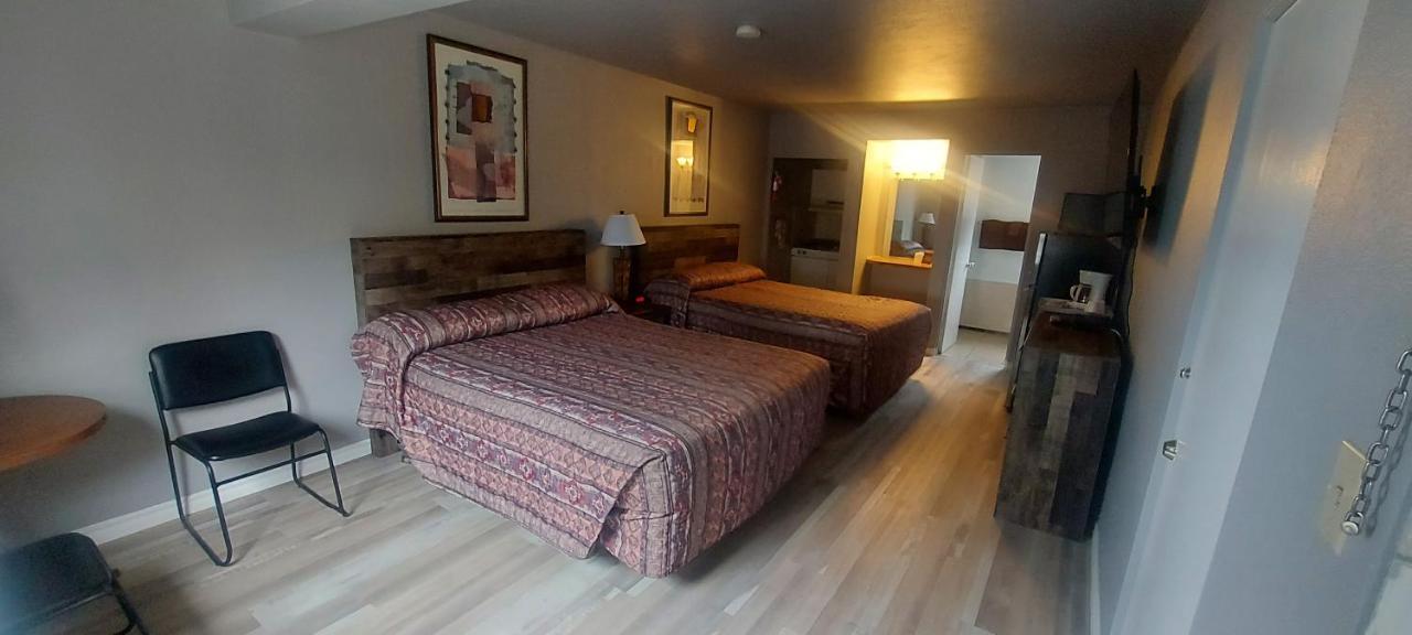 Lazy Bear Lodge Кранбрук Экстерьер фото