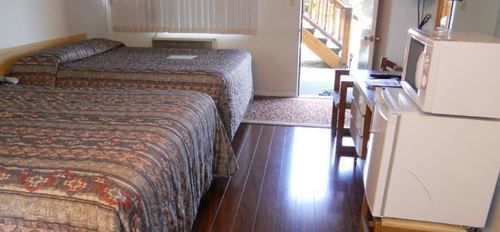 Lazy Bear Lodge Кранбрук Экстерьер фото